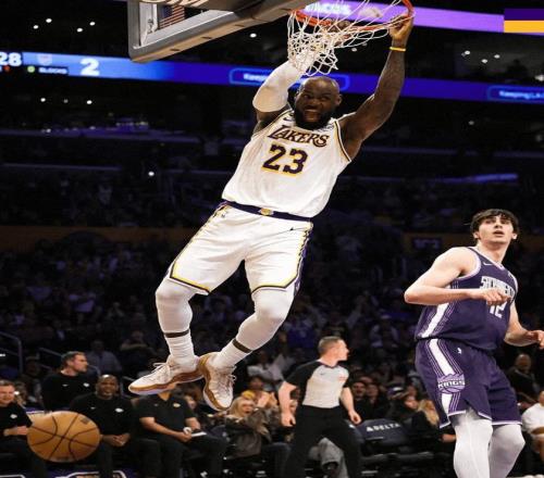 雷霆进攻如,威廉姆斯空,中炸筐再展,开云直播,体育直播平台,足球赛事直播,篮球赛事资讯,赛事直播信息